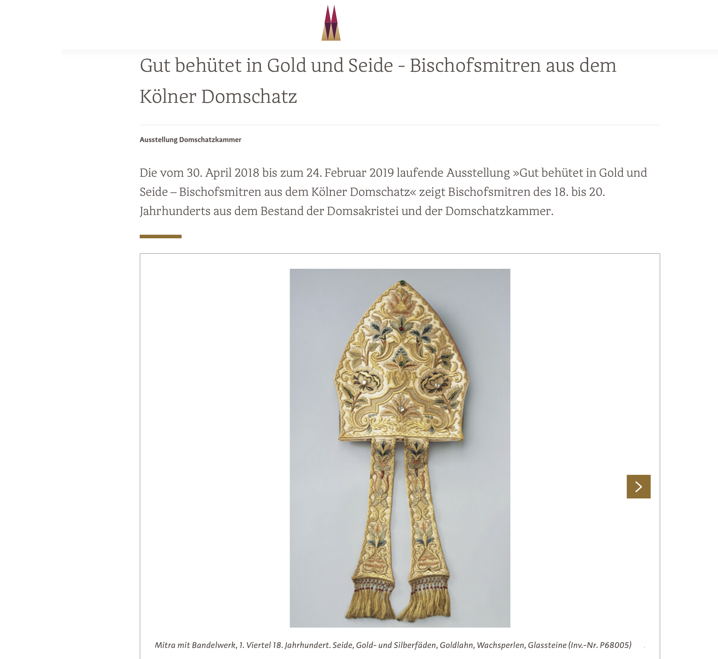 Gut behütet in Gold und Seide
